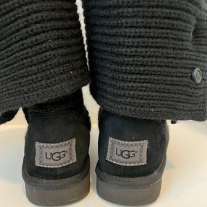 Black knit uggs